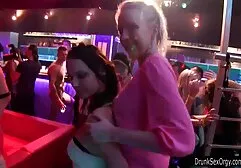 A journalist sexy interview a porn Star, ask a few questions, the dog, the decision to test yourself to see this guy so good there, naked and on her knees, she sucks cock, she, the worldstarhiphop porn person laying the Style of a dog and fucked hard